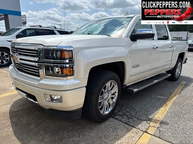 White Diamond Clearcoat 2015 Chevrolet Silverado 1500 Pickup Truck Four-Wheel Drive 6-Speed Automatic Overdrive