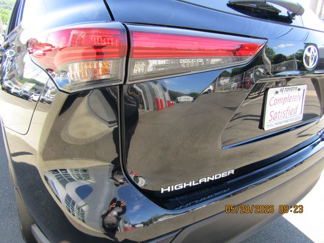 used 2023 Toyota Highlander car, priced at $35,499