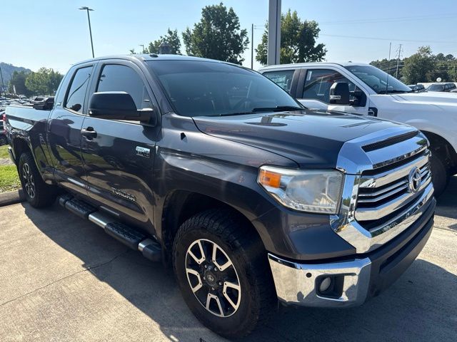 Used 2017 Gray Toyota SR5 image 3