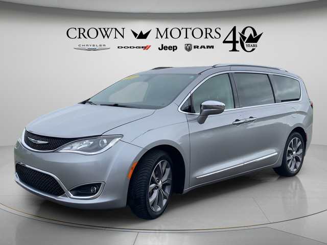 Billet Silver Metallic Clearcoat 2018 Chrysler Pacifica Minivan Front-Wheel Drive 9-Speed Automatic