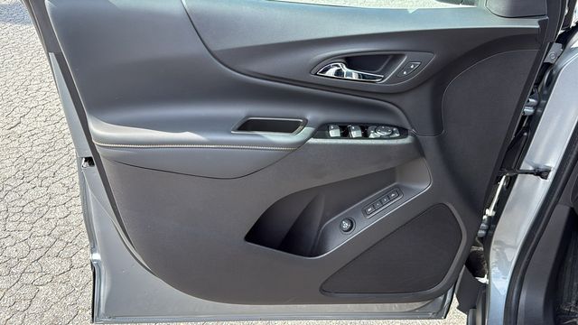used 2024 Chevrolet Equinox car, priced at $26,999