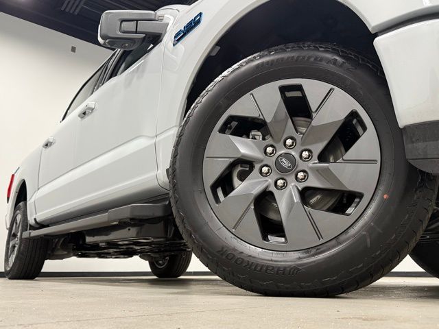 2025 Ford F-150 Lightning Flash photo