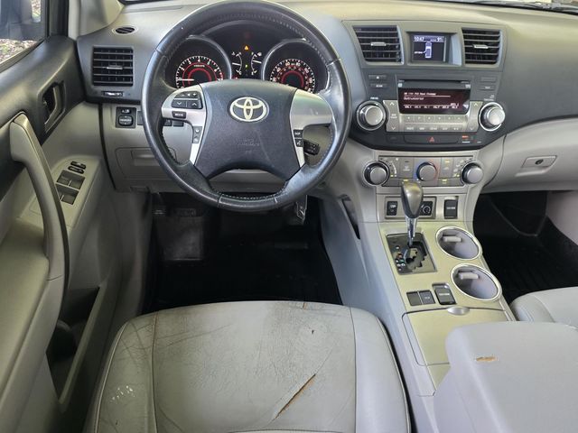 Used 2012 Toyota Highlander SUV