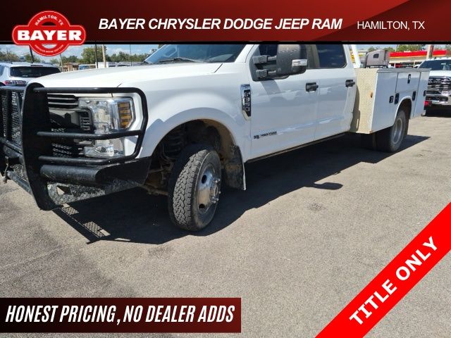 Oxford White 2018 Ford F-350 Super Duty Chassis XL Crew Cab DRW 4WD Pickup Truck Four-Wheel Drive 6-Speed Automatic