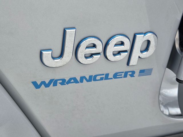 Used 2024 Silver Jeep Sahara 4xe image 35