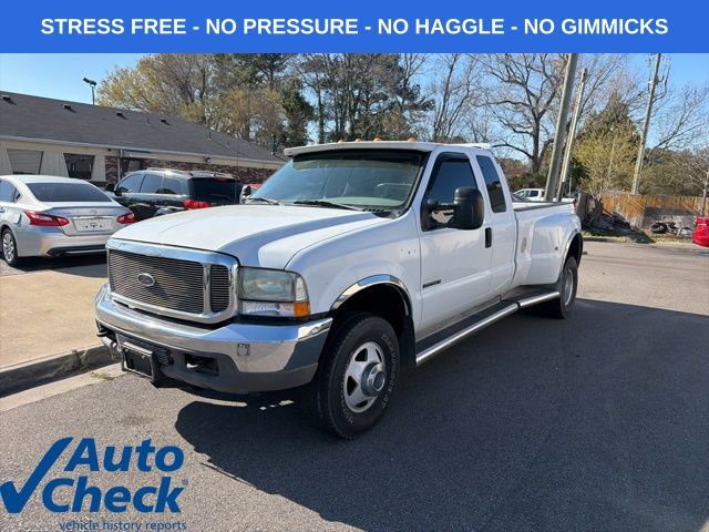 White 2001 Ford F-350 Super Duty XLT Super Cab LB DRW 4WD Pickup Truck Four-Wheel Drive 6-Speed Manual Overdrive