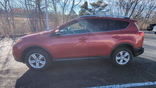 2013 Toyota RAV4 XLE 9