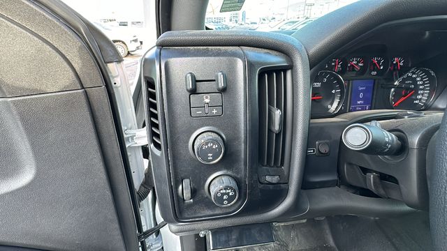 2023 Chevrolet Silverado 6500HD  32