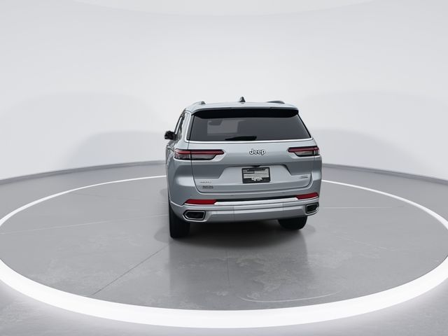 Used 2024 Silver Jeep Overland image 7