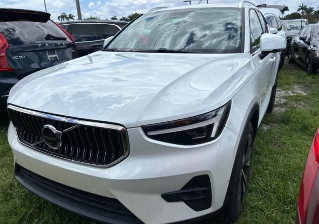 2023 Volvo XC40 Ultimate