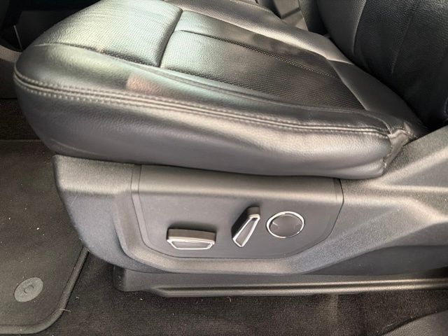 2019 Ford Expedition XLT Black at Ross Downing Chevrolet