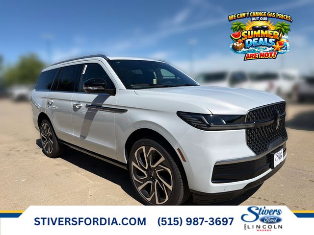 Crystal White Metallic Clearcoat 2026 Lincoln Navigator SUV / Crossover Four-Wheel Drive Automatic