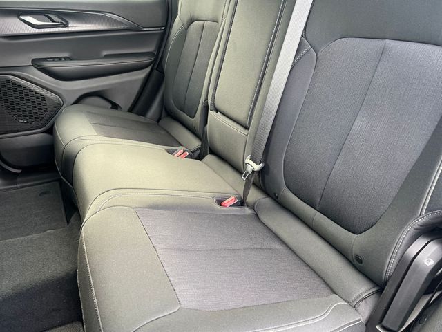 new 2025 Jeep Grand Cherokee car, priced at $39,564