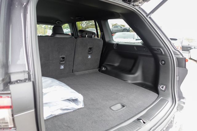 new 2025 Jeep Grand Cherokee car, priced at $40,720