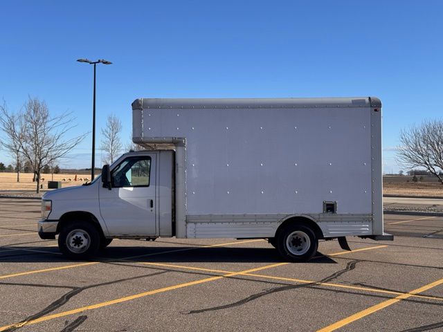 2008 Ford E-450 Cutaway 
