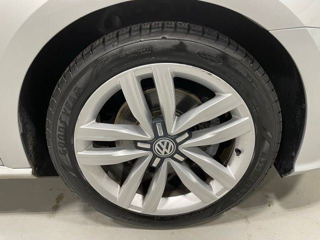 2017 Volkswagen Passat 1.8T SE photo