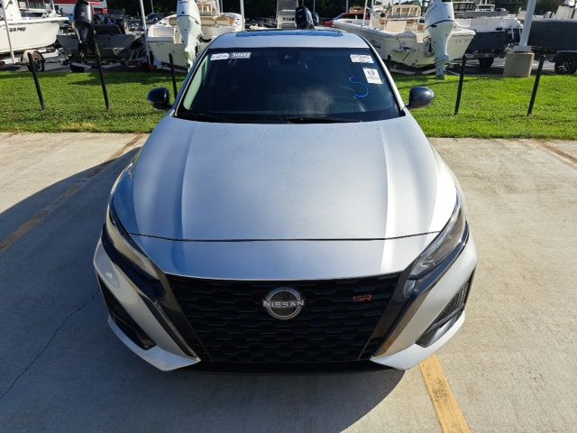 Used 2023 Silver Nissan 2.5 SR image 3