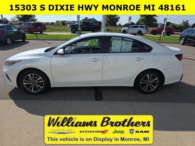 2023 Kia Forte LXS - Snow White Pearl exterior view 9