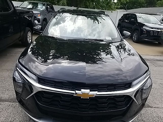 Used 2025 Chevrolet Trax SUV