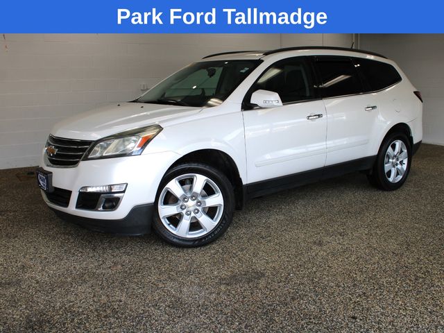 White (Iridescent Pearl Tricoat) 2016 Chevrolet Traverse 1LT FWD SUV / Crossover Front-Wheel Drive 6-Speed Automatic