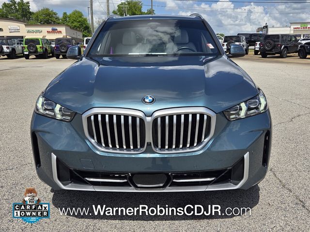 Used 2025 Blue BMW sDrive40i image 2