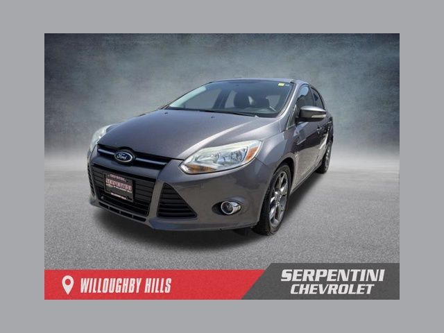 Sterling Gray Metallic 2014 Ford Focus Hatchback Front-Wheel Drive 6-Speed Automatic