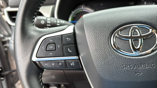 Used 2025 Toyota Highlander Hybrid SUV