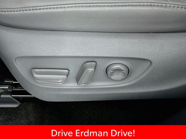 Used 2023 Toyota Highlander SUV