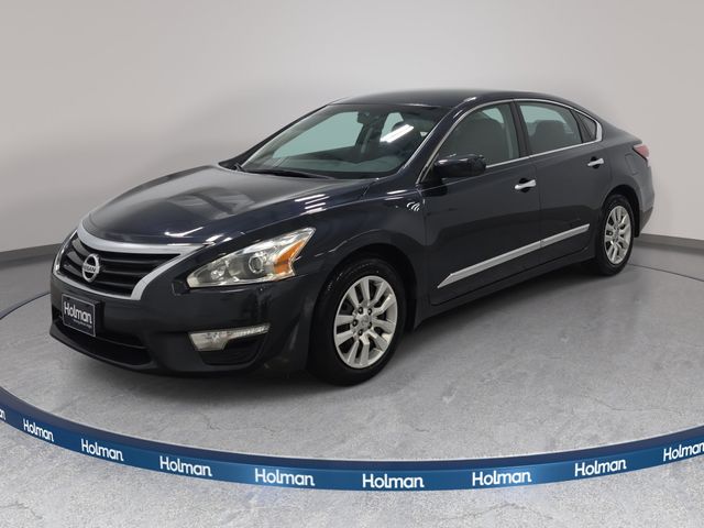 Storm 2015 Nissan Altima Sedan Front-Wheel Drive Continuously Variable Transmission