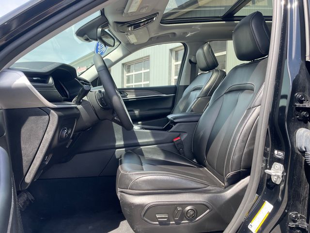 2023 Jeep Grand Cherokee Limited - Diamond Black Crystal Pearlcoat exterior view 10