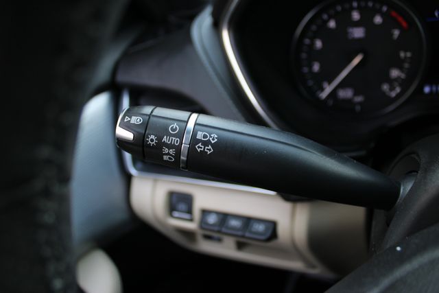 Used 2020  Cadillac Premium Luxury image 9