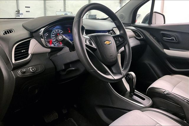 2021 Chevrolet Trax LT Blue at Subaru and VW of Moon Township