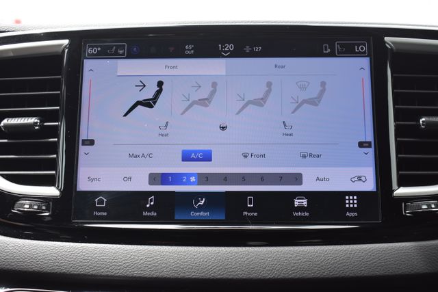 Used 2025 Chrysler Pacifica Van