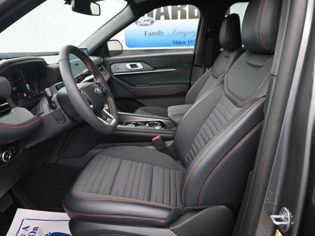 2025 Ford Explorer ST-Line photo