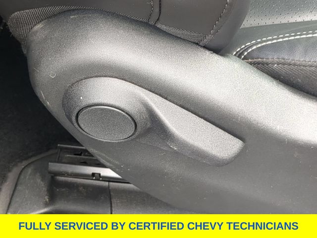 Used 2025 Chrysler Pacifica Van