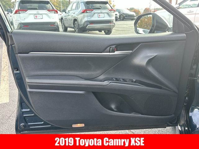 2019 Toyota Camry XSE 4