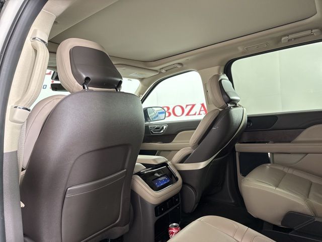 2024 Ceramic Pearl Metallic Tri-Coat Lincoln Navigator Premiere 4X4 SUV