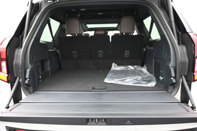 New 2026 White Ford King Ranch image 32