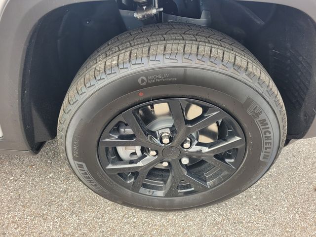 New 2025 Silver Jeep Altitude X image 19