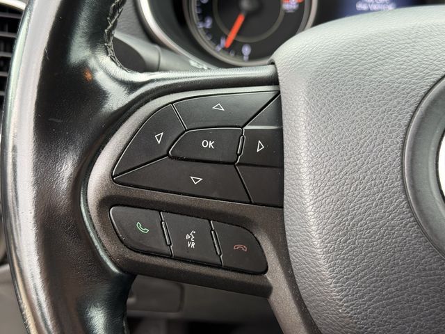 2020 Jeep Cherokee Trailhawk Silver at Victoria Chrysler Dodge Jeep Ram