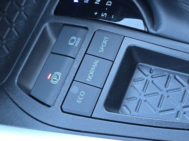 2023 Toyota RAV4 XLE:B02179