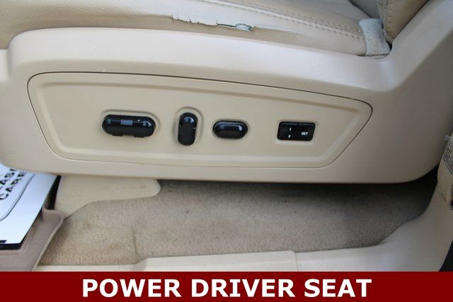 Used 2008 Black Lincoln Base image 13