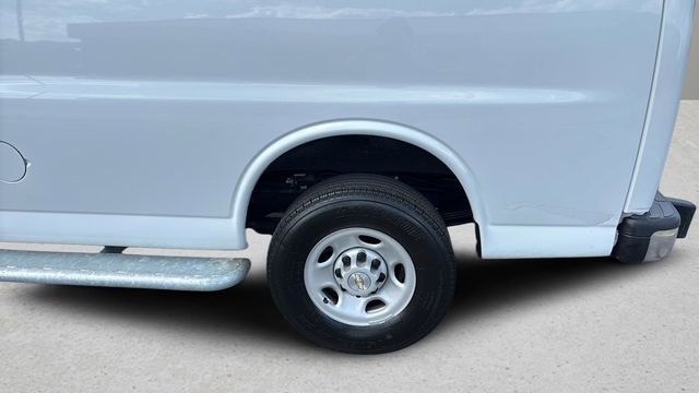 Used 2024 White Chevrolet Work Van image 33