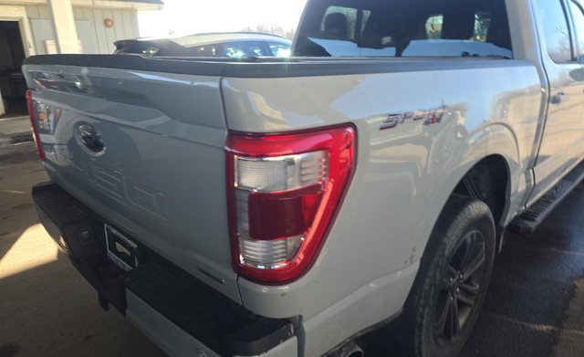 View vehicle photo 3