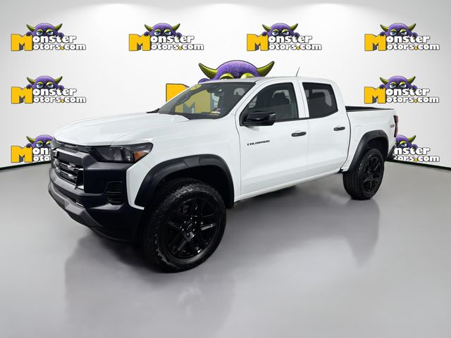 White 2024 Chevrolet Colorado Trail Boss Crew Cab 4WD Pickup Truck Four-Wheel Drive 8-Speed Automatic