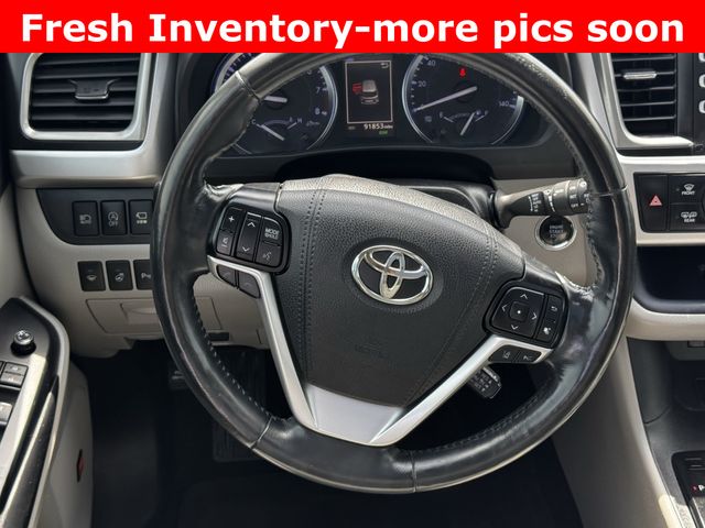 2019 Toyota Highlander Limited Platinum Silver at River Oaks CDJR