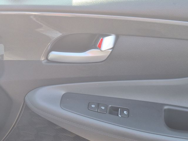 Used 2023 Silver Hyundai SE image 33