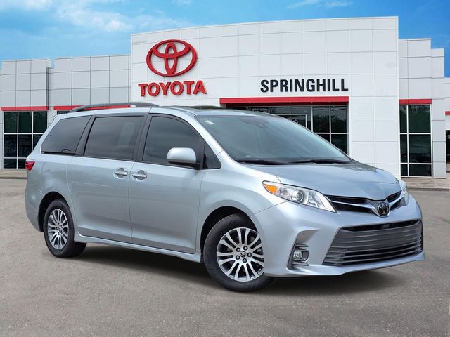 2020 Toyota Sienna XLE