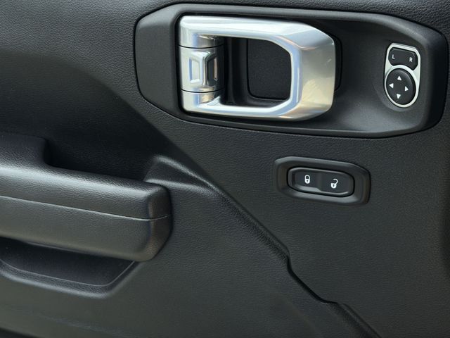 Used 2021 Blue Jeep Freedom Edition image 34