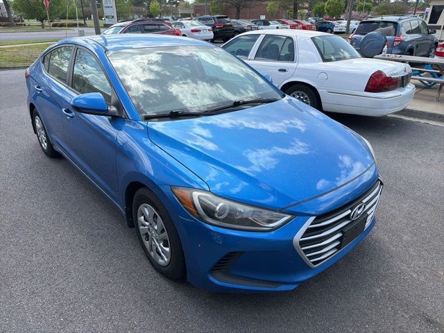 Electric Blue Metallic 2017 Hyundai Elantra SE FWD Sedan Front-Wheel Drive 6-Speed Automatic